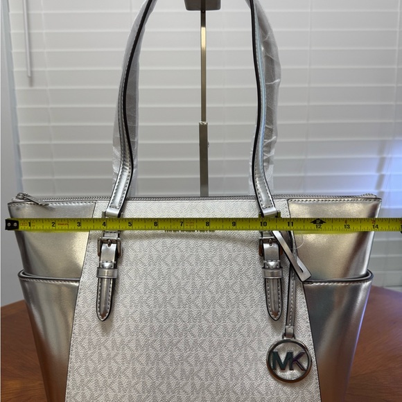 Michael Kors Silver and white Women's Bag - Picture 3 of 8